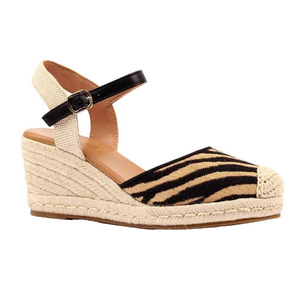 Lunar Womens/Ladies Goji Sandals / Black